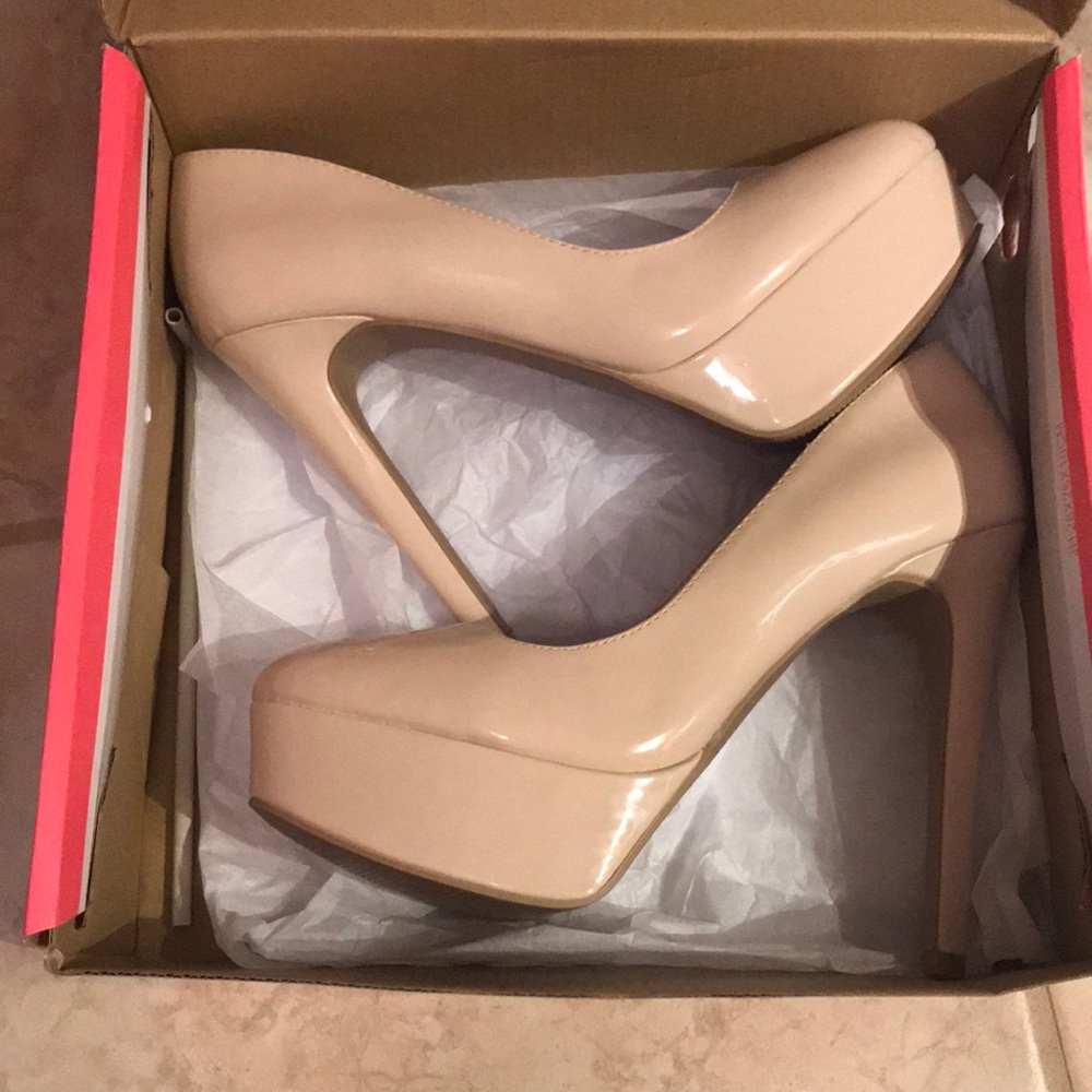 Charlotte russe heels - Picture 1 of 2